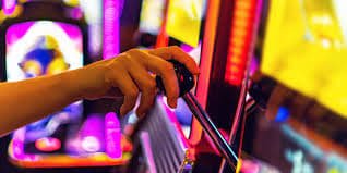 Live Baccarat Table မြန်မာ ကစားသမားများ ကစားနေသည့် မြင်ကွင်း